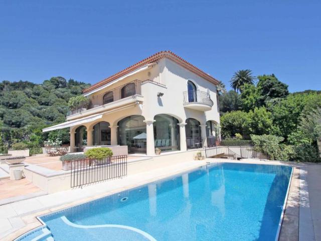 Великолепная вилла первой линии моря с бассейном, Кап Ферра