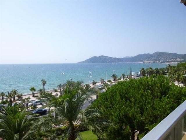 вид на море направо из квартиры