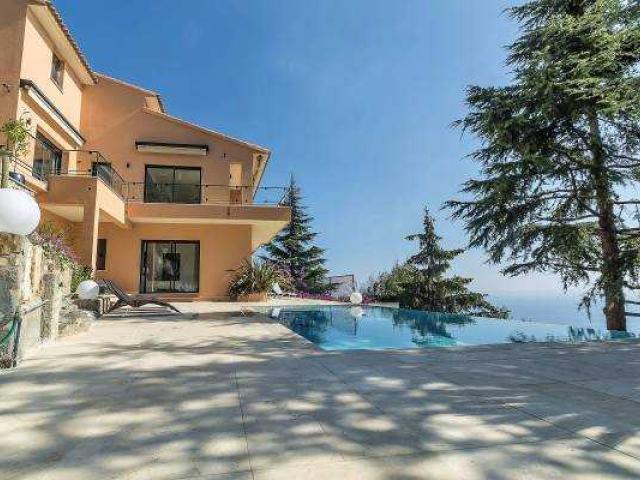 Современная вилла с бассейном, Эз