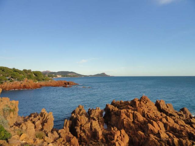 Недвижимость во Франции. Вилла на берегу моря