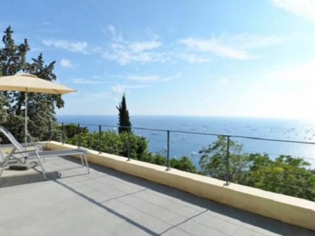 Терраса с видом на море