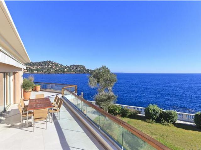 Новая вилла первой линии, Теуль-Сюр-Мер